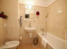 Hotel Antick City - bathroom