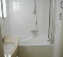 Julis Hotel Apartments - Bathroom